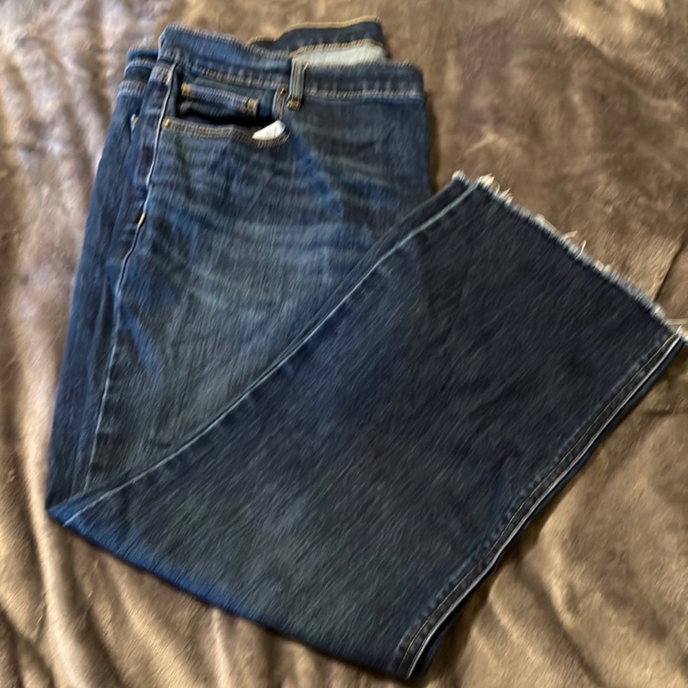 Raw hem flare ankle jeans